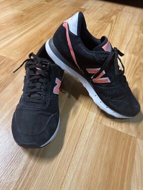 New Balance Women's Black and Coral Accent Athletic Sneakers